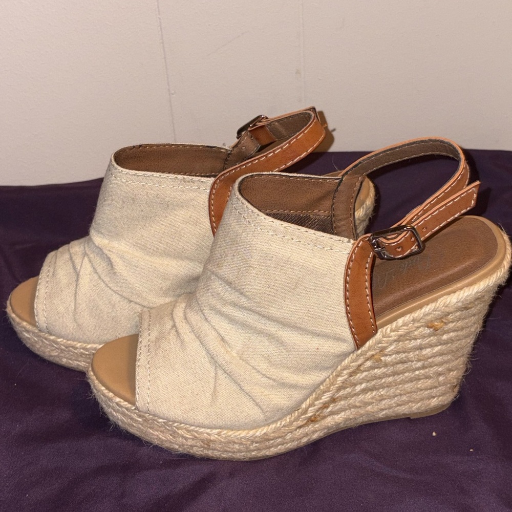 Pink Lily Women's slingbacks NEW